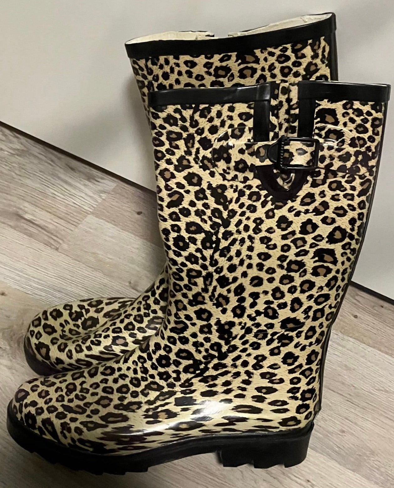 NIEUWE REGENLAARZEN ,SUPERTOF!! MAAT 40!! MOOI!!!, Vêtements | Femmes, Neuf, Bottes de pluie, Enlèvement ou Envoi, Autres couleurs