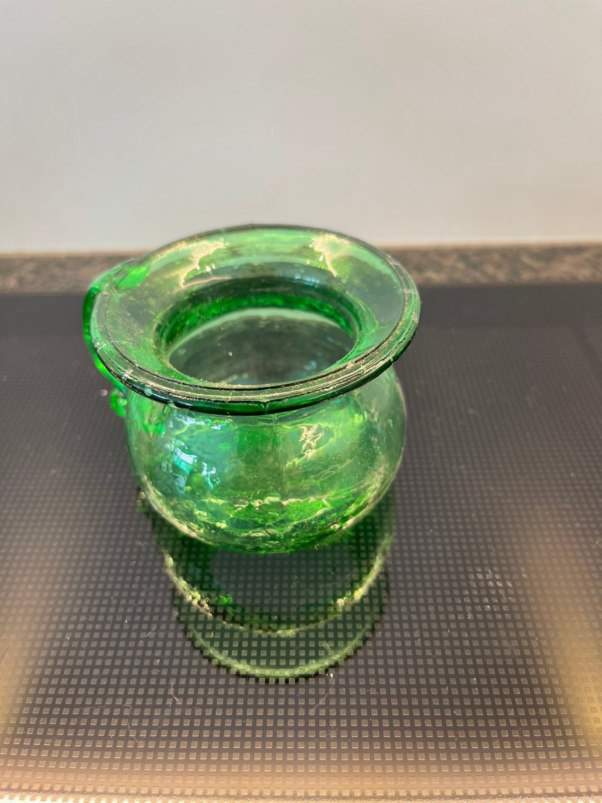 Prachtige Vintage Groen Glazen Miniatuur Kamerpot, Antiek en Kunst, Ophalen of Verzenden