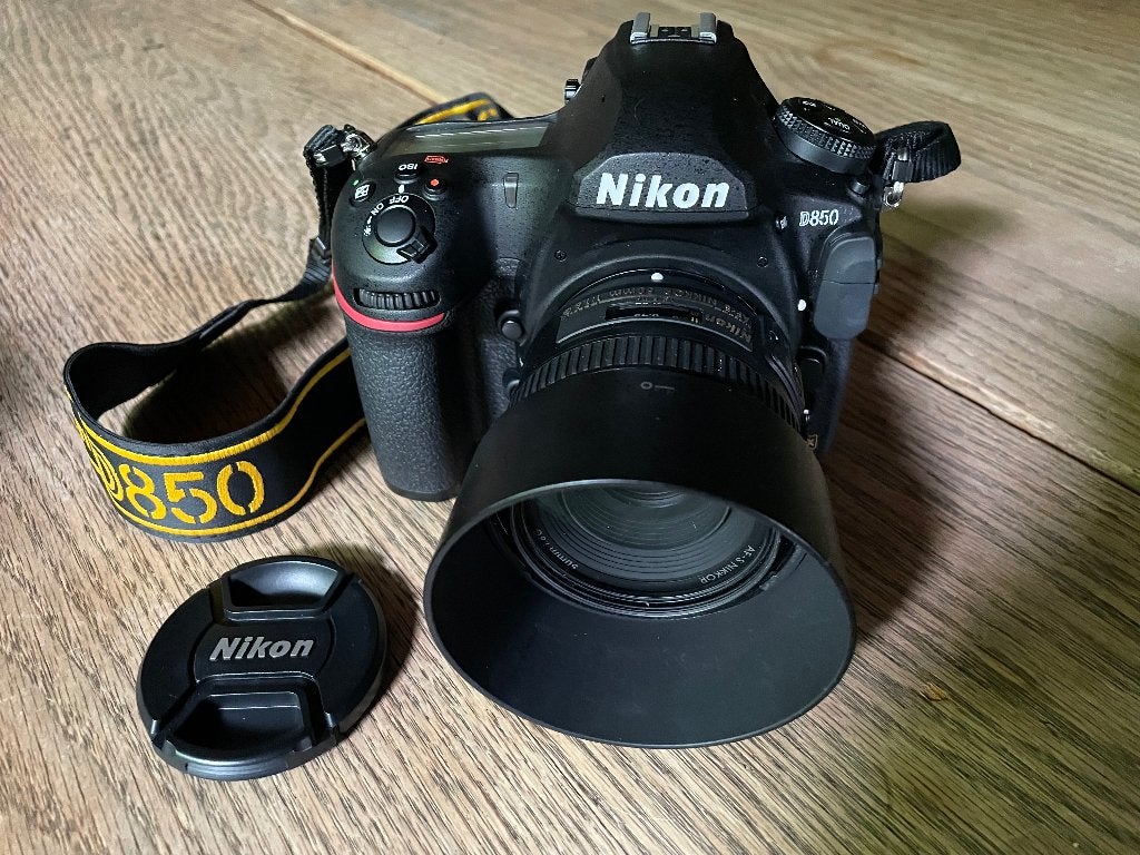 Te koop: Nikon D850 + Nikon AF-S Nikkor 50mm f/1.8G lens, Ophalen, Spiegelreflex, Zo goed als nieuw, Nikon