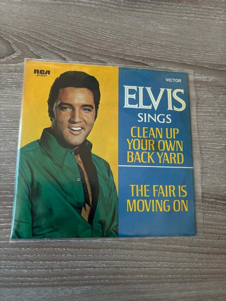Elvis single, Clean up your own back yard/the fair is moving, Cd's en Dvd's, Vinyl Singles, 7 inch, Ophalen of Verzenden, Zo goed als nieuw