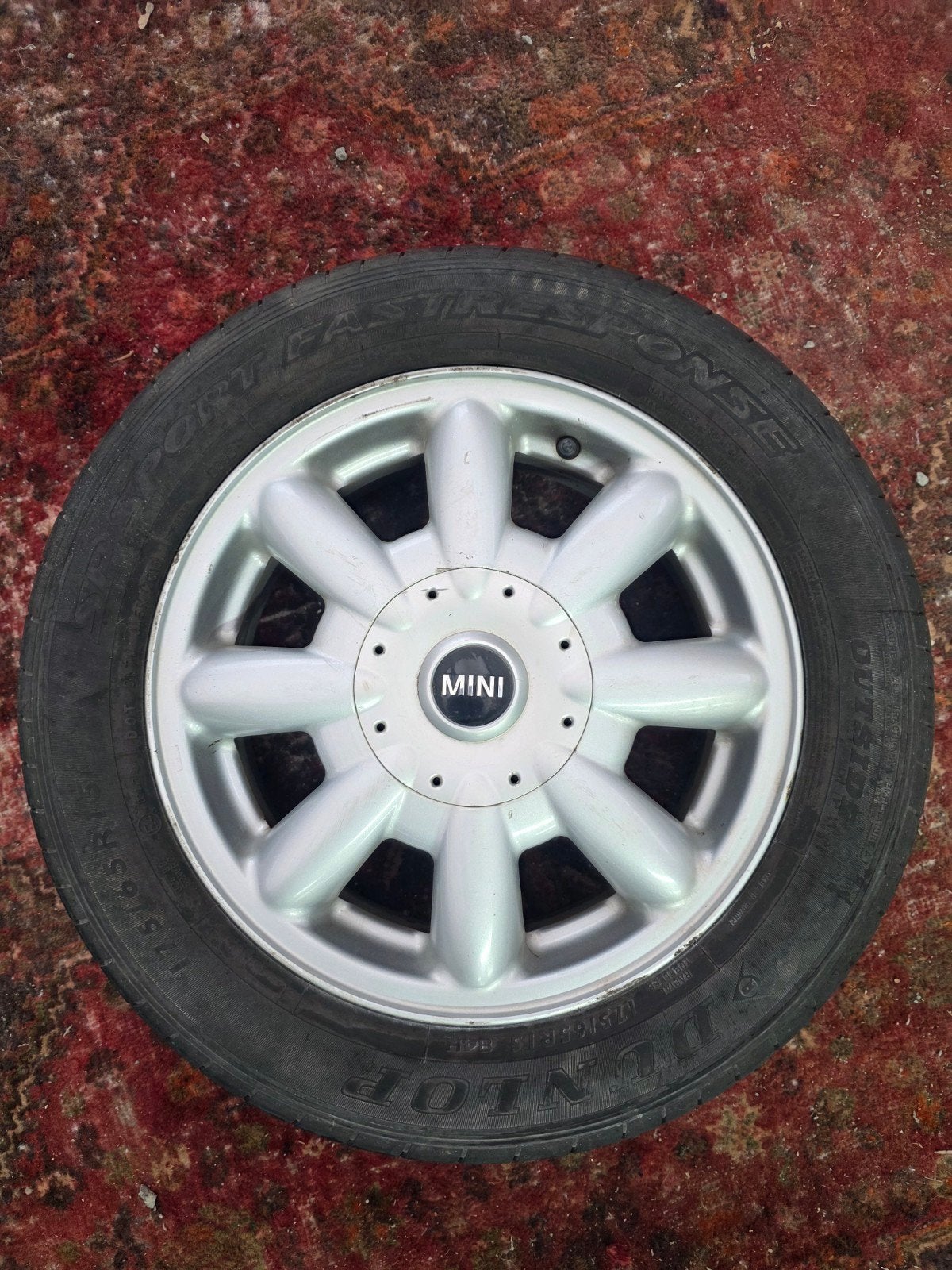 1 mini velg, Enlèvement
