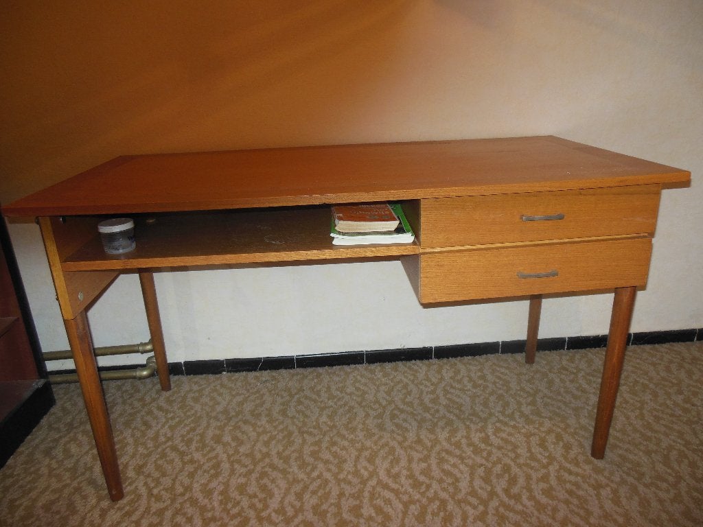 2x Vintage mid-century houten bureau, Autres marques, Bureau d'ordinateur, Vintage, Enlèvement
