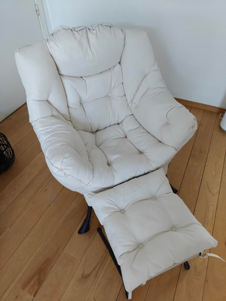 Fauteuil plus repose pied inclus