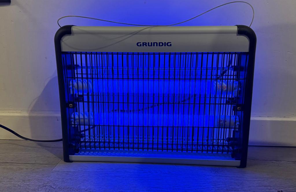 Grundig Elektrische Vliegenlamp / Insectenlamp, Tuin en Terras, Bestrijdingsmiddelen, Ophalen of Verzenden