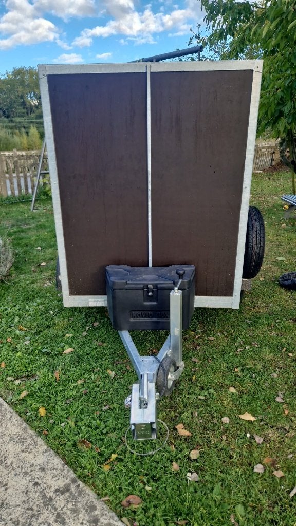 Remorque double essieux 750kg Fourgon 2,55cm/1,30cm/1,50cm, Enlèvement ou Envoi, Comme neuf