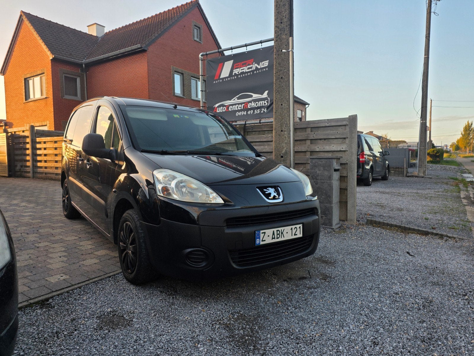 Peugeot partner 2010 euro4 (lichte vracht), Voorwielaandrijving, Stof, 4 cilinders, Zwart