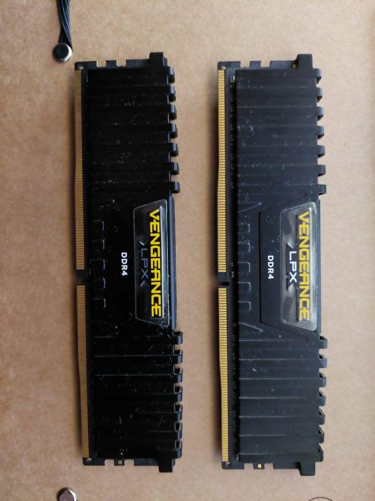Mémoire RAM DDR4 32 Go (4 x 8Gb) 3200 MHZ, Computers en Software, RAM geheugen, Ophalen, 32 GB, DDR4, Zo goed als nieuw