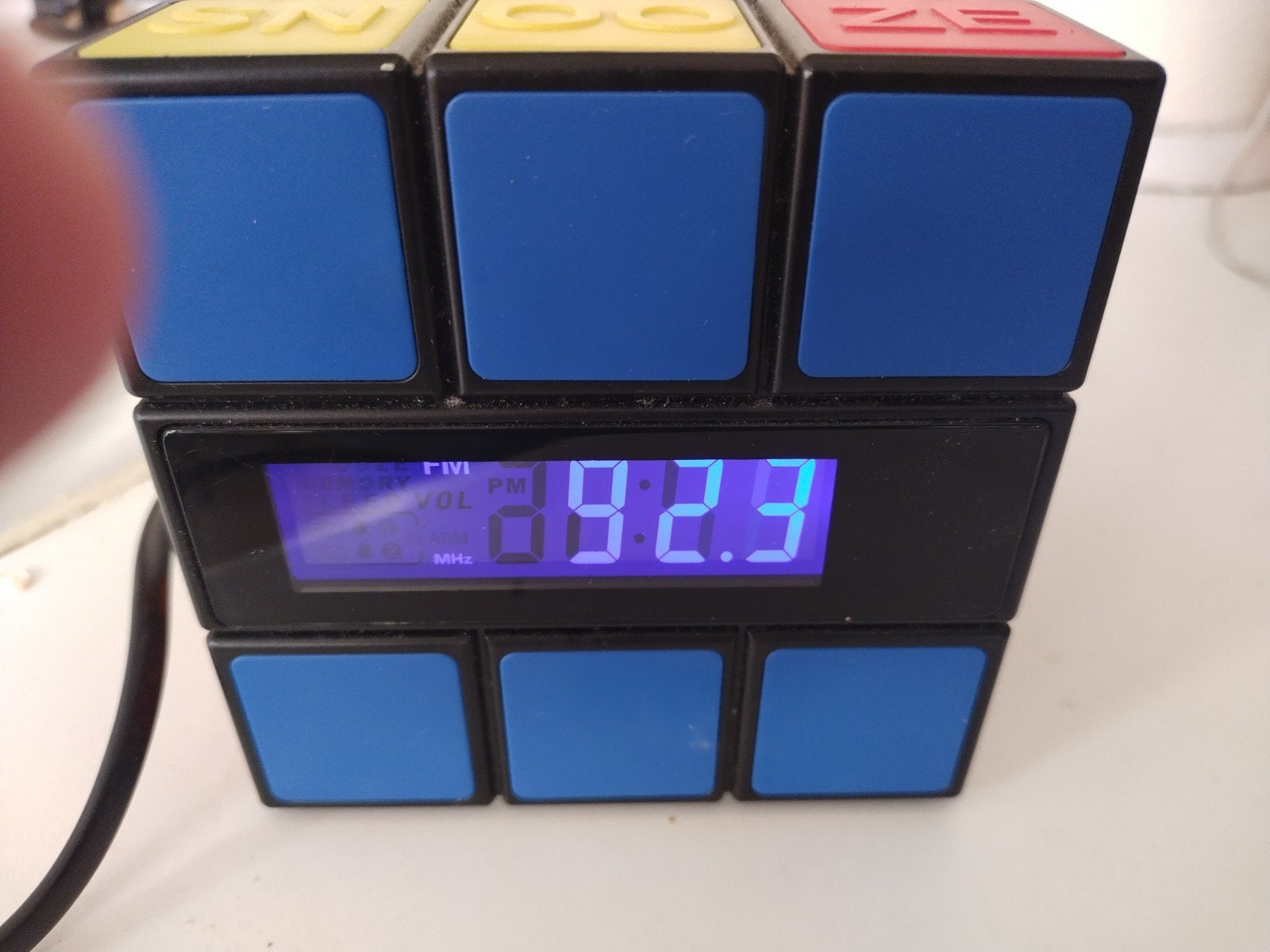 leuke klokradio in Rubik motief, Ophalen of Verzenden