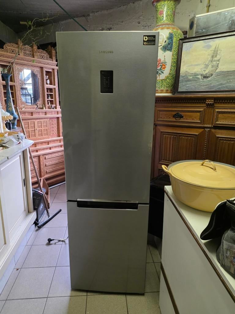 Grote frigo met onderaan diepvries, Elektronische apparatuur, Koelkasten en IJskasten, Ophalen of Verzenden