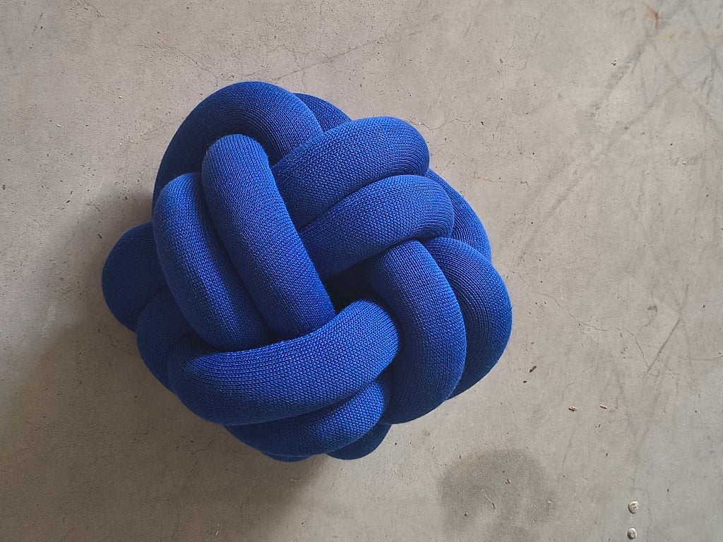 Knot Cushion - design house stockholm, Huis en Inrichting, Woonaccessoires | Kussens, Blauw, Nieuw, Ophalen of Verzenden, Sierkussen