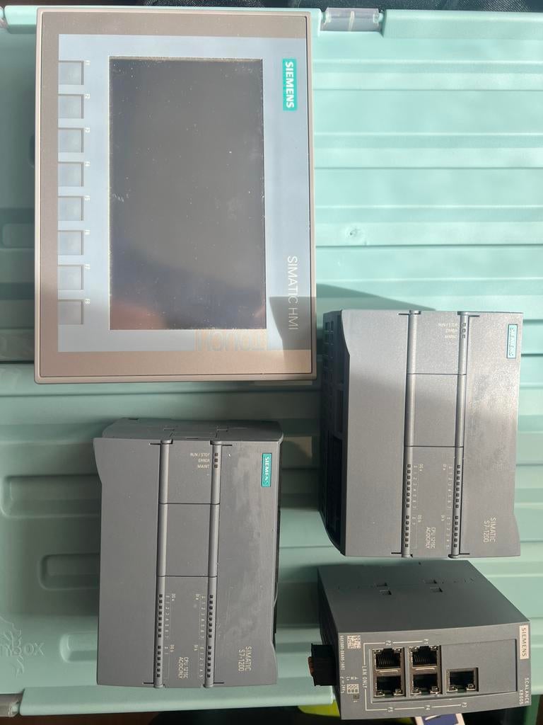 Siemens s7 1200 plc + touch panel TP700 + switch, Enlèvement, Comme neuf