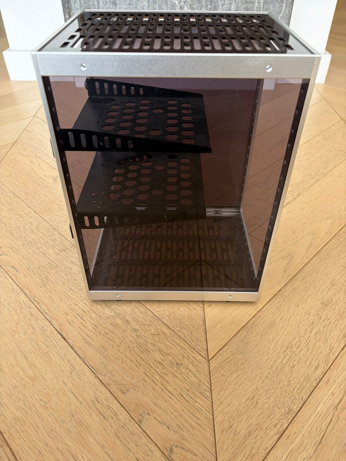 GeeekPi DeskPi RackMate TT · Mini rack, Computers en Software, Ophalen of Verzenden, Zo goed als nieuw