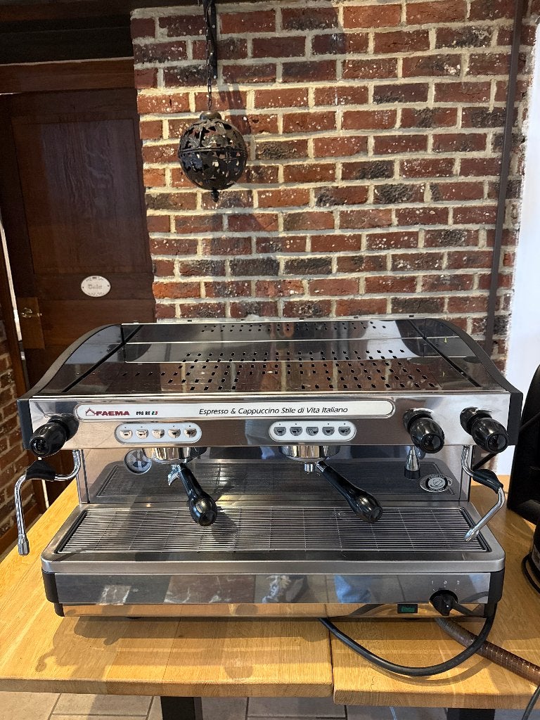 Faema E98 RE, Electroménager, Café moulu, Machine à espresso, Enlèvement, Utilisé