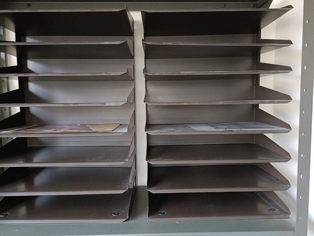 4 petites annonces en métal, modèle haut de gamme, Enlèvement, Utilisé