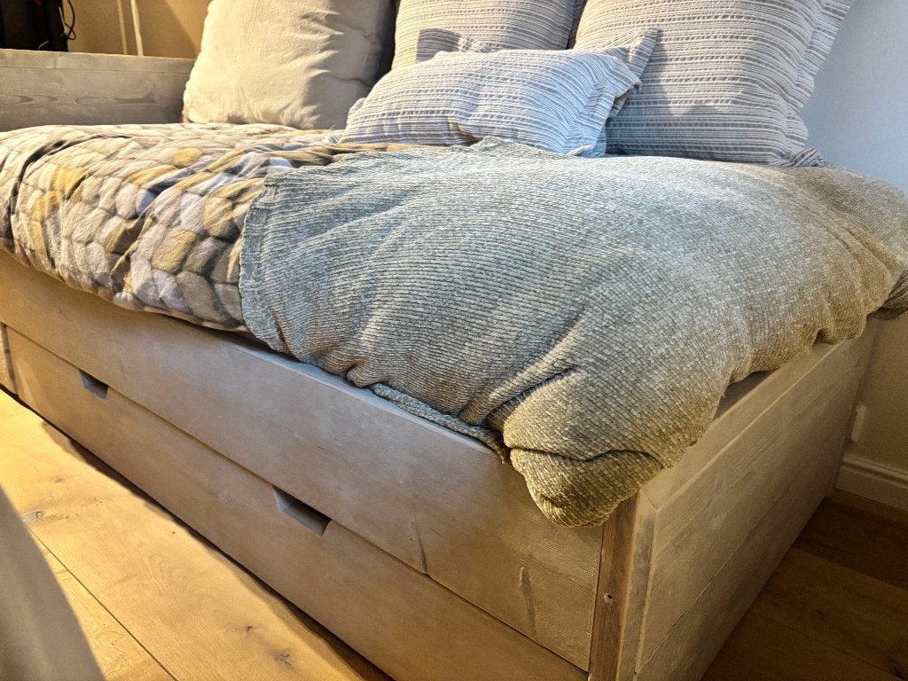 Steigerhouten bed met lade en nachtkastje, Ophalen, 90 cm, Eenpersoons, Beige