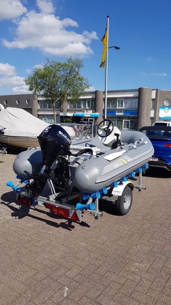 BATEAU PNEUMATIQUE de 2022, Sports nautiques & Bateaux, Canots pneumatiques, Comme neuf, Aluminium, Essence, Enlèvement