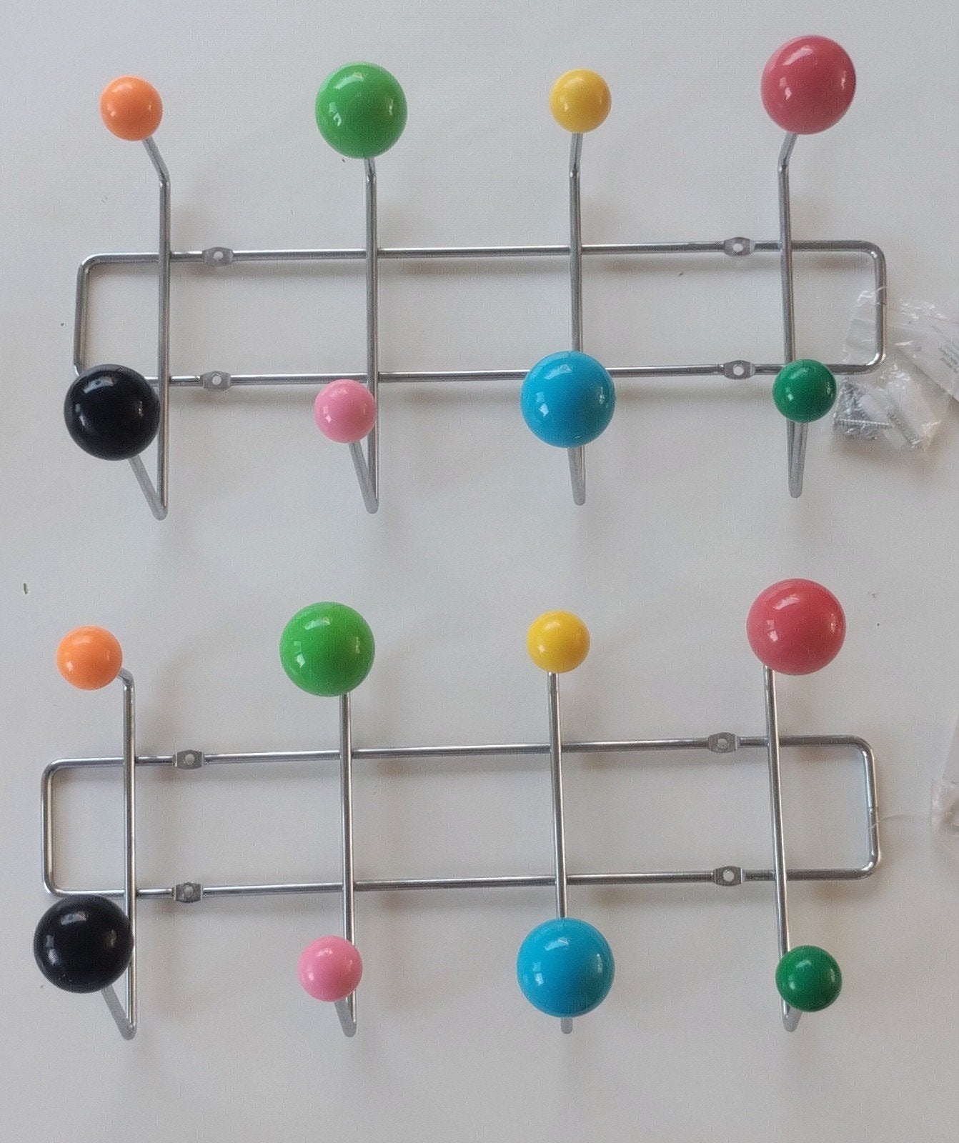 Vrolijke wandkapstok kinderen - 8 kleurige ballen - NIEUW, Wandkapstok, Nieuw, Ophalen of Verzenden, Minder dan 100 cm