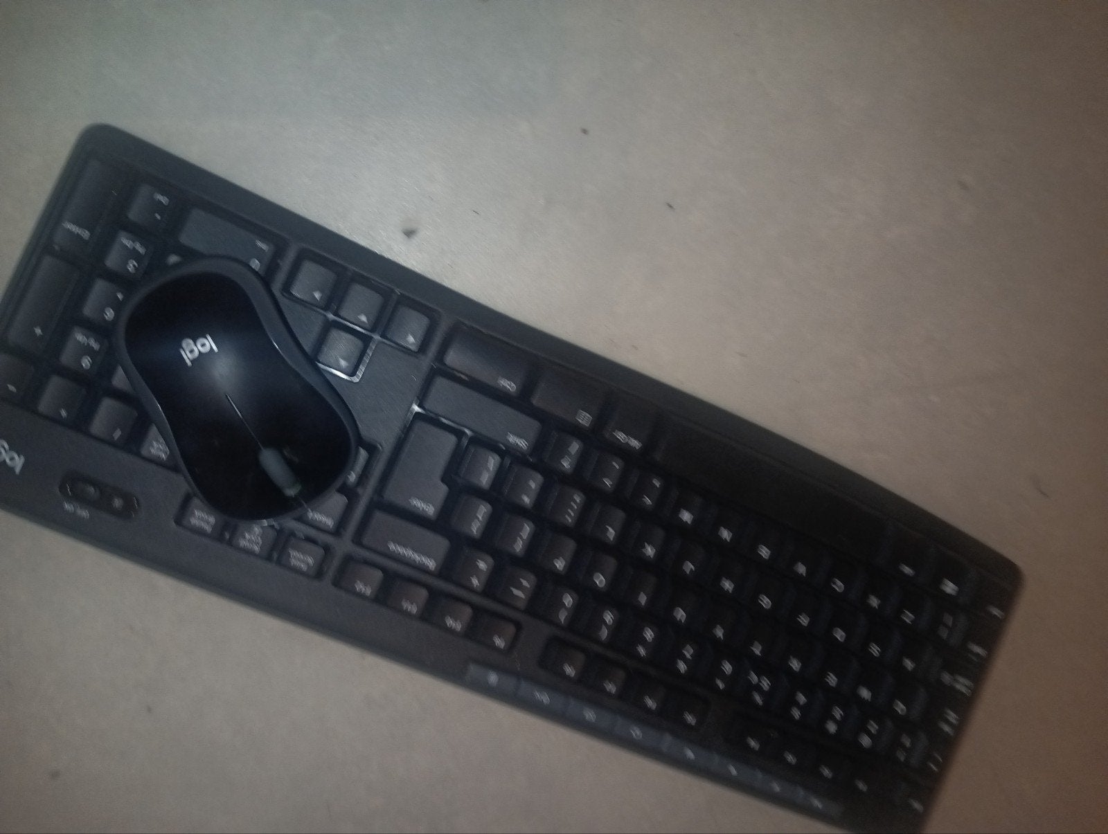LOGI toetsenbord met computermuis, Computers en Software, Ophalen of Verzenden, Nieuw, Draadloos, Logi