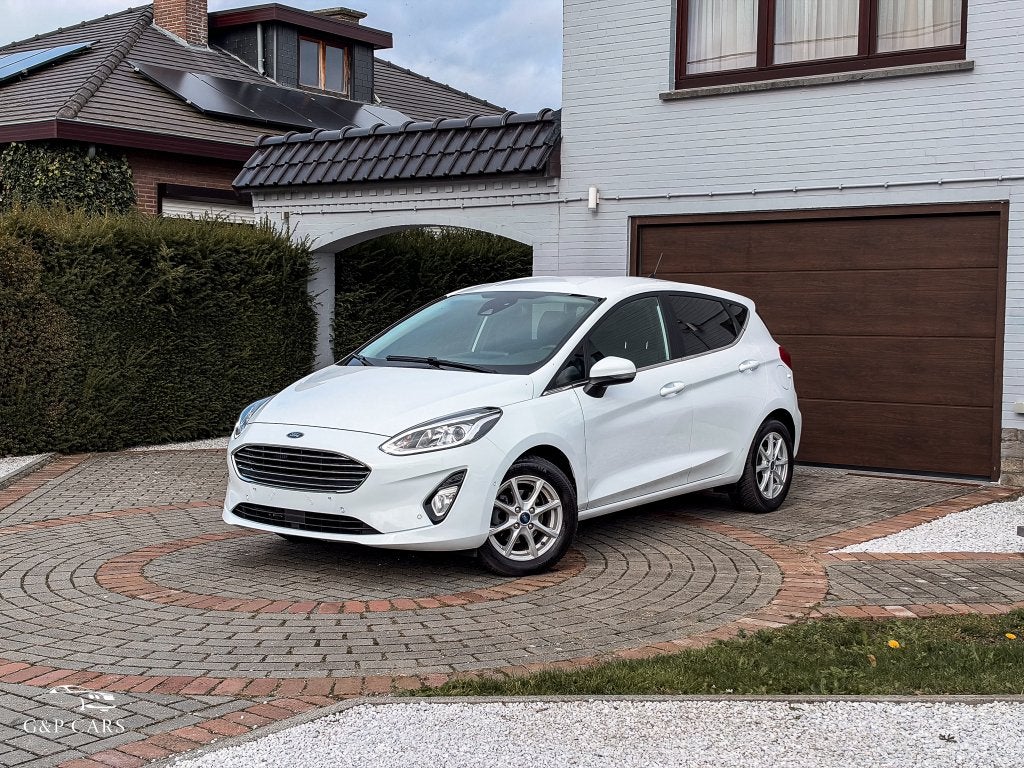 Ford Fiesta 1.0 EcoBoost | Camera | CarPlay | Zetelverw., Voorwielaandrijving, Stof, Wit, 5 deurs