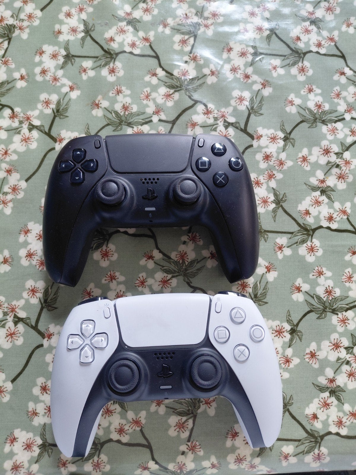 Playstation 5 controllers black & white, Ophalen of Verzenden, Playstation 5