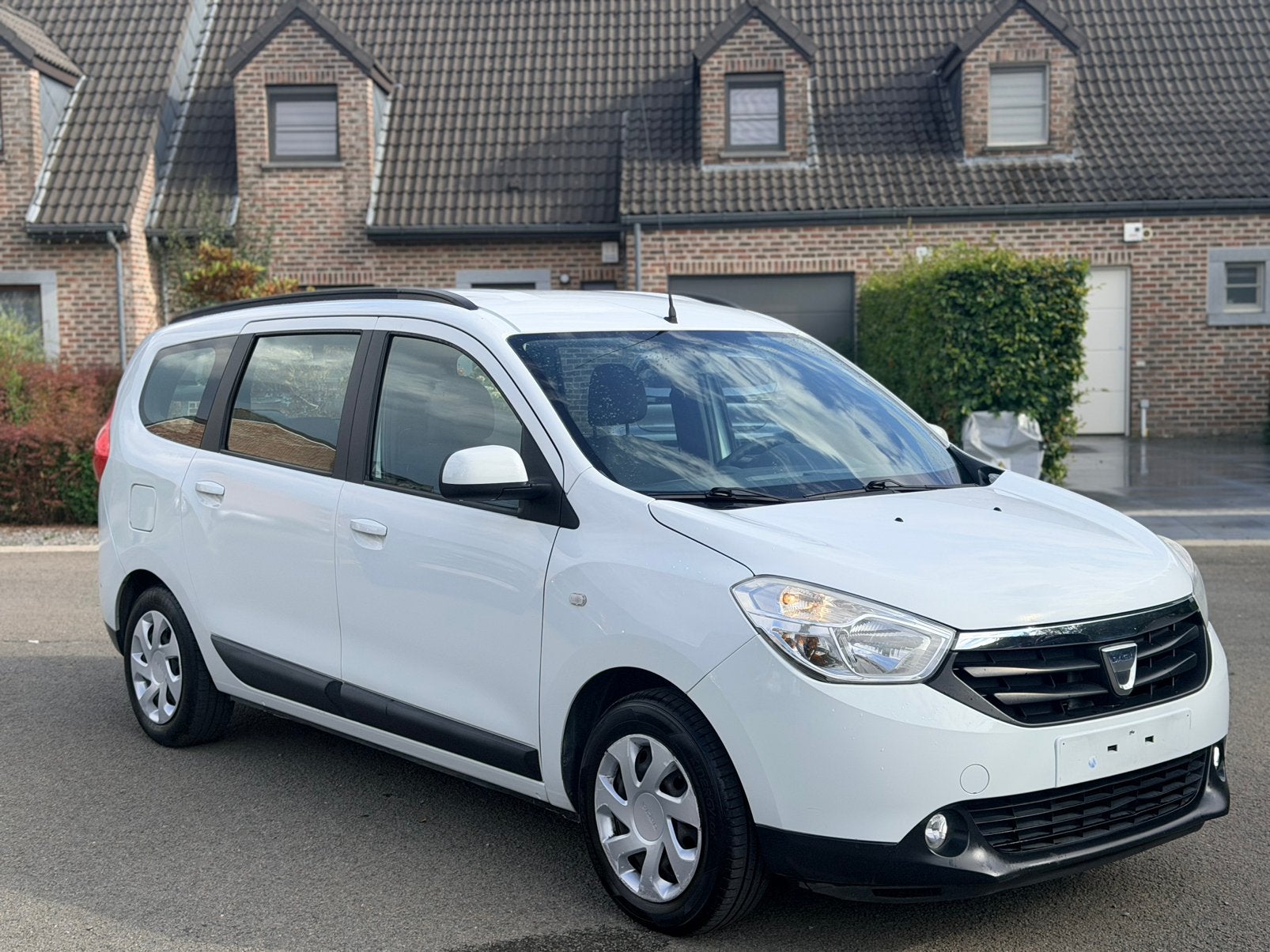 Lodgy 1.6 ECO CARPASS SUPERBE, Autos, Dacia, Euro 5, Achat, 82 kW, Entreprise