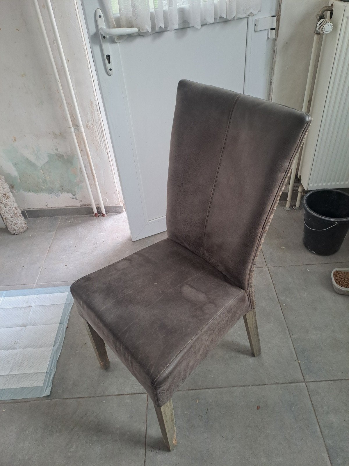 chaises, Enlèvement