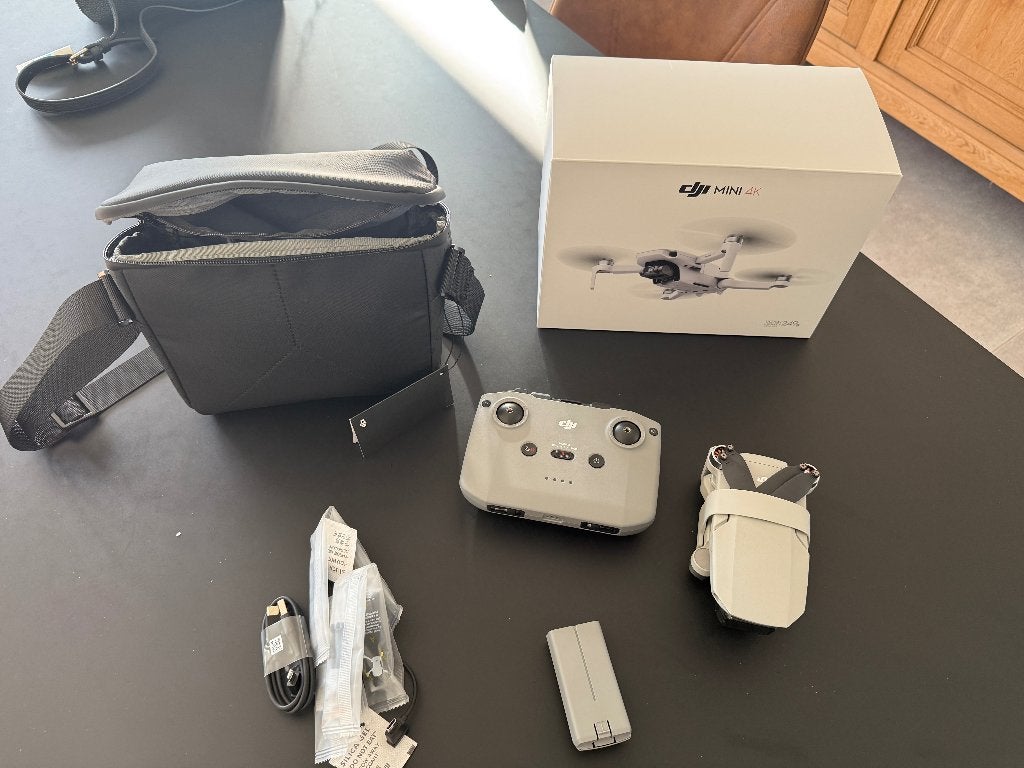 DJI Mini 4K Drone Combo, TV, Hi-fi & Vidéo, Drones, Drone avec caméra, Moins de 250 g, Qualité supérieure, Comme neuf