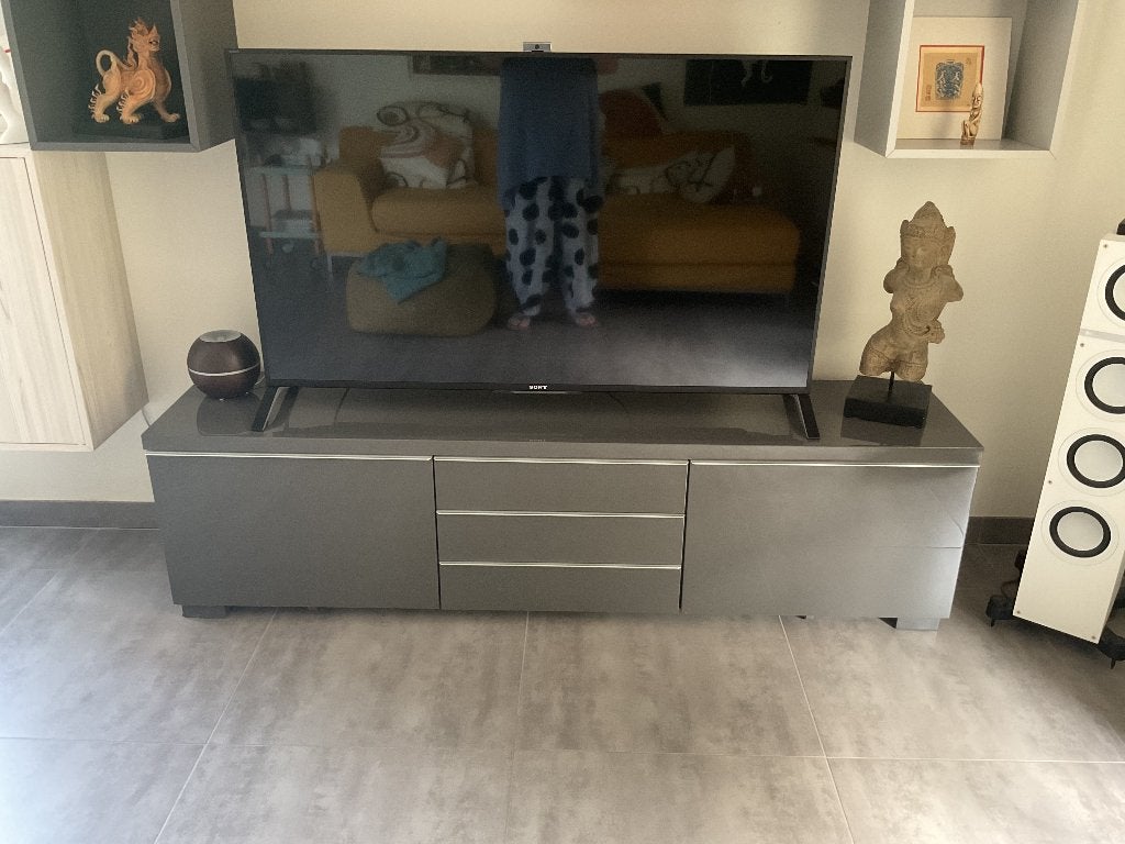 Meuble TV IKEA Besta Burs gris brillant en bon état., Maison & Meubles, Enlèvement, Utilisé, Moderne