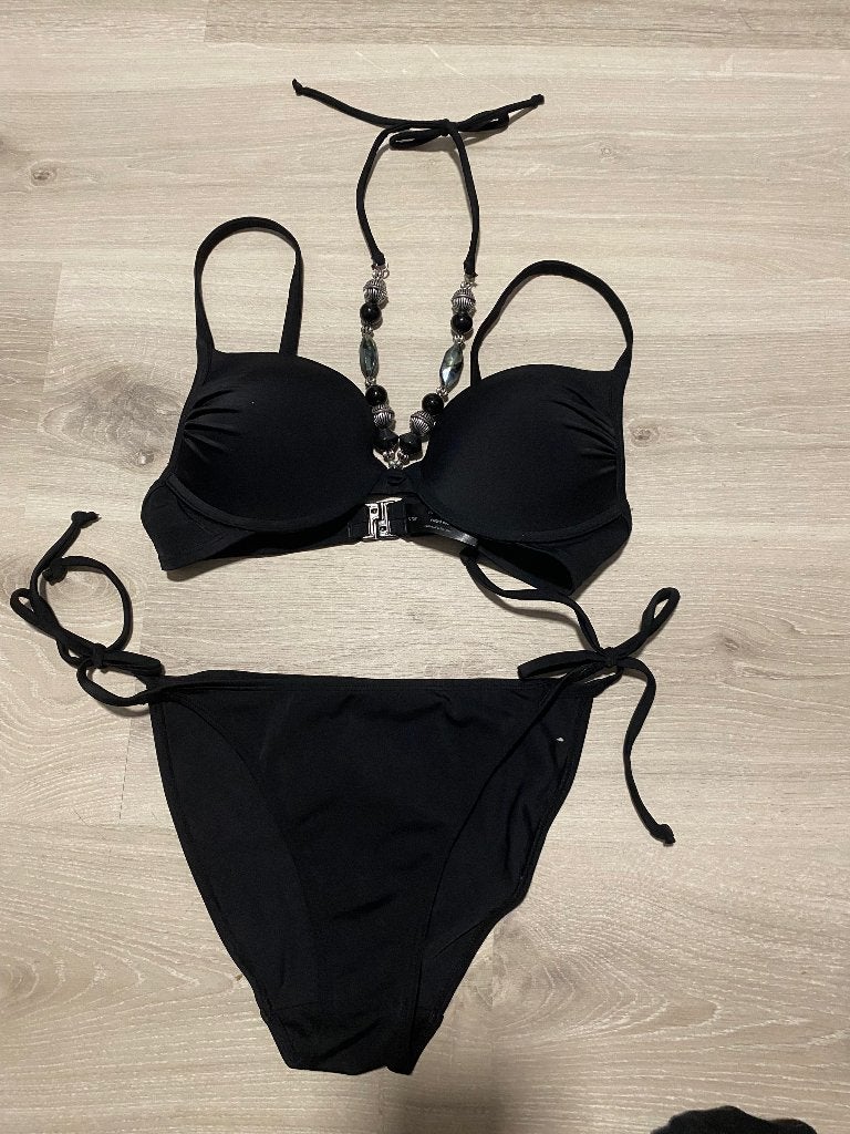 Bikini Hunkemöller 75B en S, Kleding | Dames, Badmode en Zwemkleding, Ophalen, Zwart, Zo goed als nieuw, Bikini