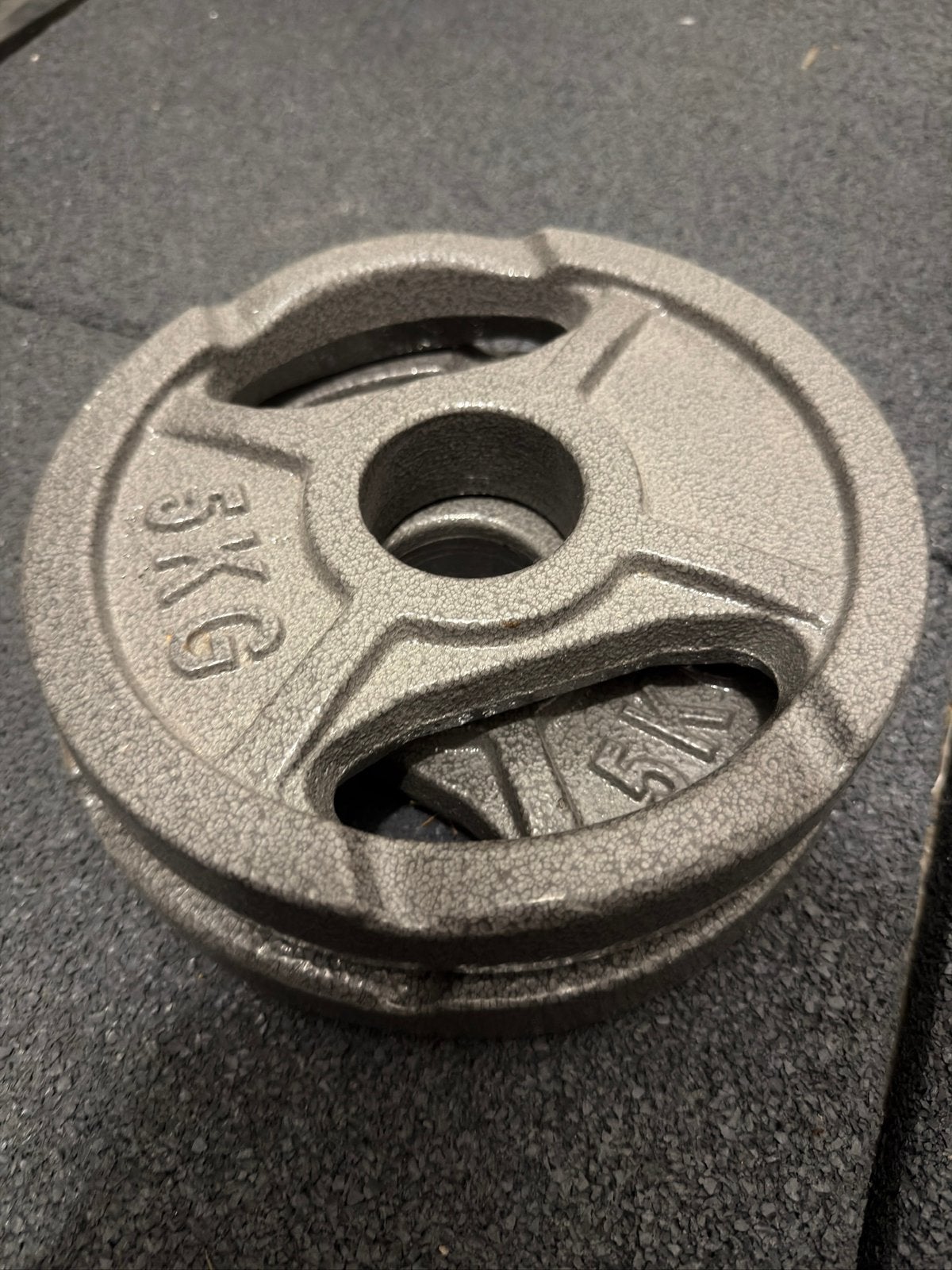 Paire de disques de musculation 5 kg en fonte, Sports & Fitness, Équipement de fitness, Enlèvement, Comme neuf