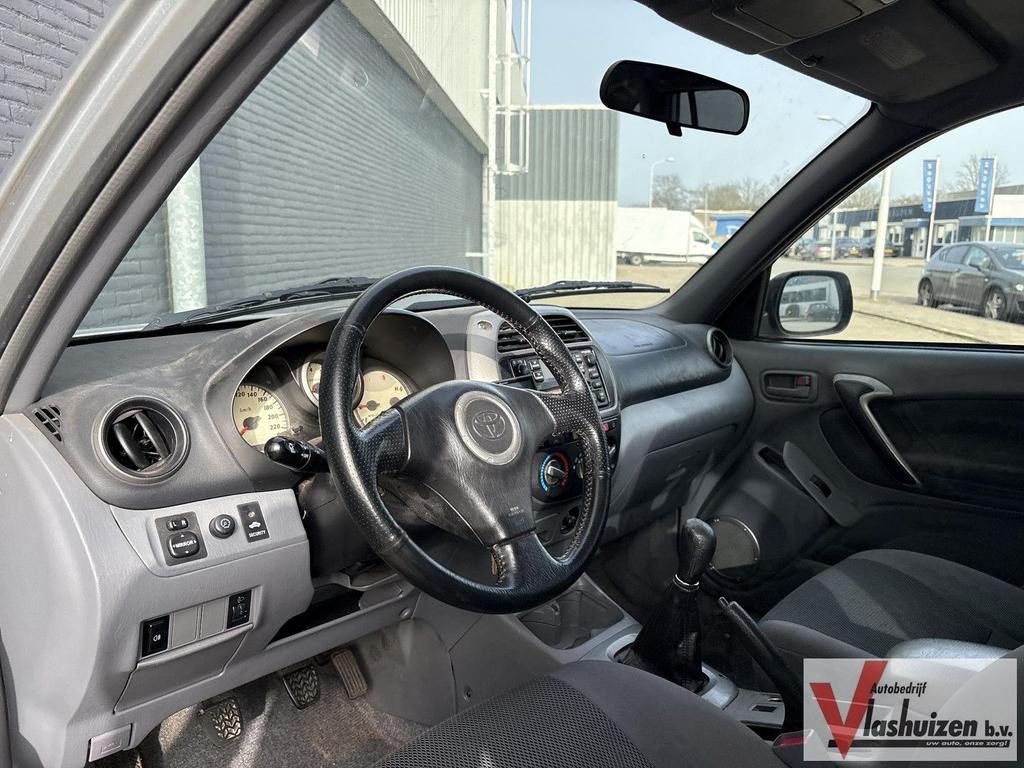 Toyota RAV 4 2.0-16V VVT-i Sol | Airco | Trekhaak |, Auto's, Toyota, Elektrische ramen, Zwart, 211 g/km, Bedrijf