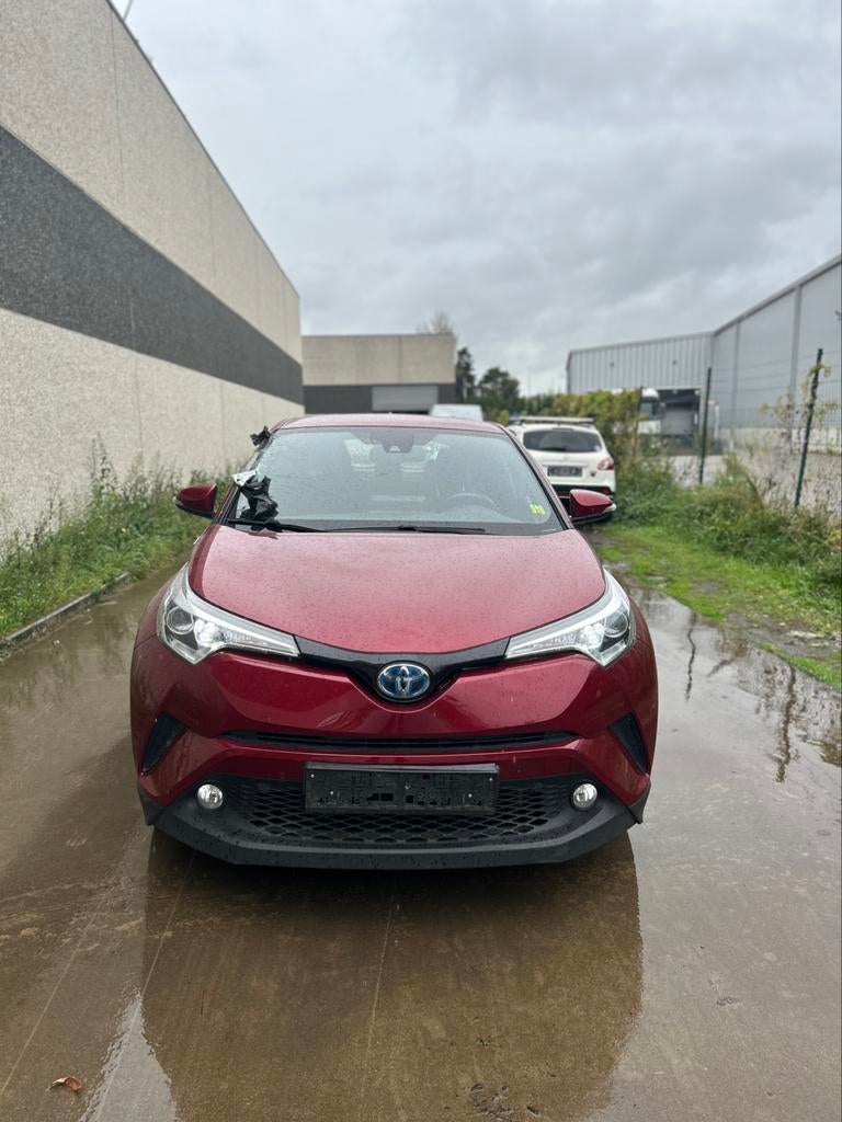 Toyota C-HR 2018 Hybride, 4 cilinders, 72 kW, Bedrijf, 5 zetels
