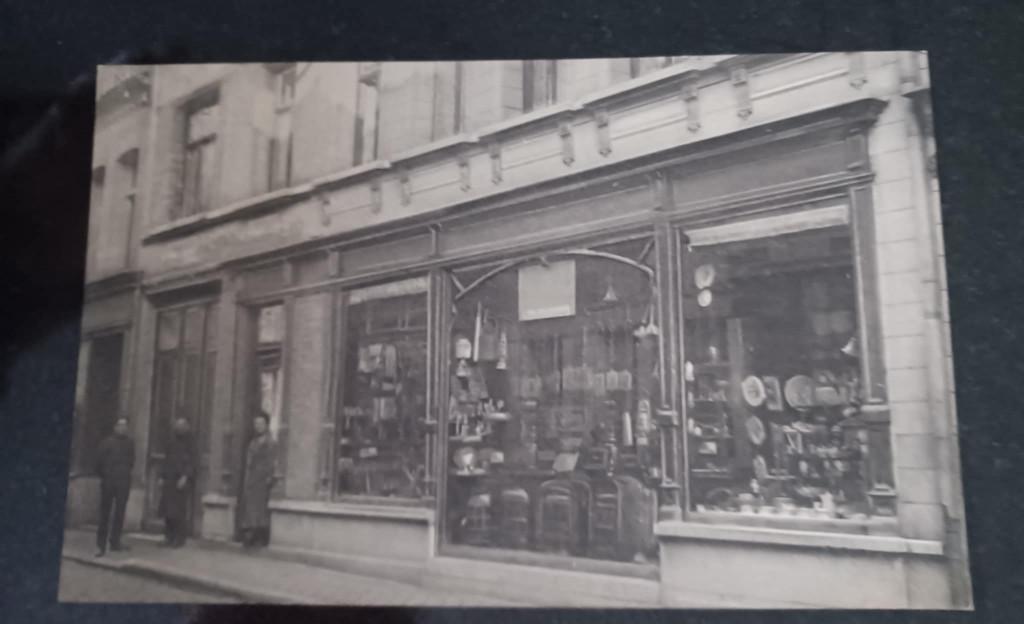 Ancienne carte postale Péruwelz vitrine commerce serrurerie, Enlèvement ou Envoi, Non affranchie, Hainaut
