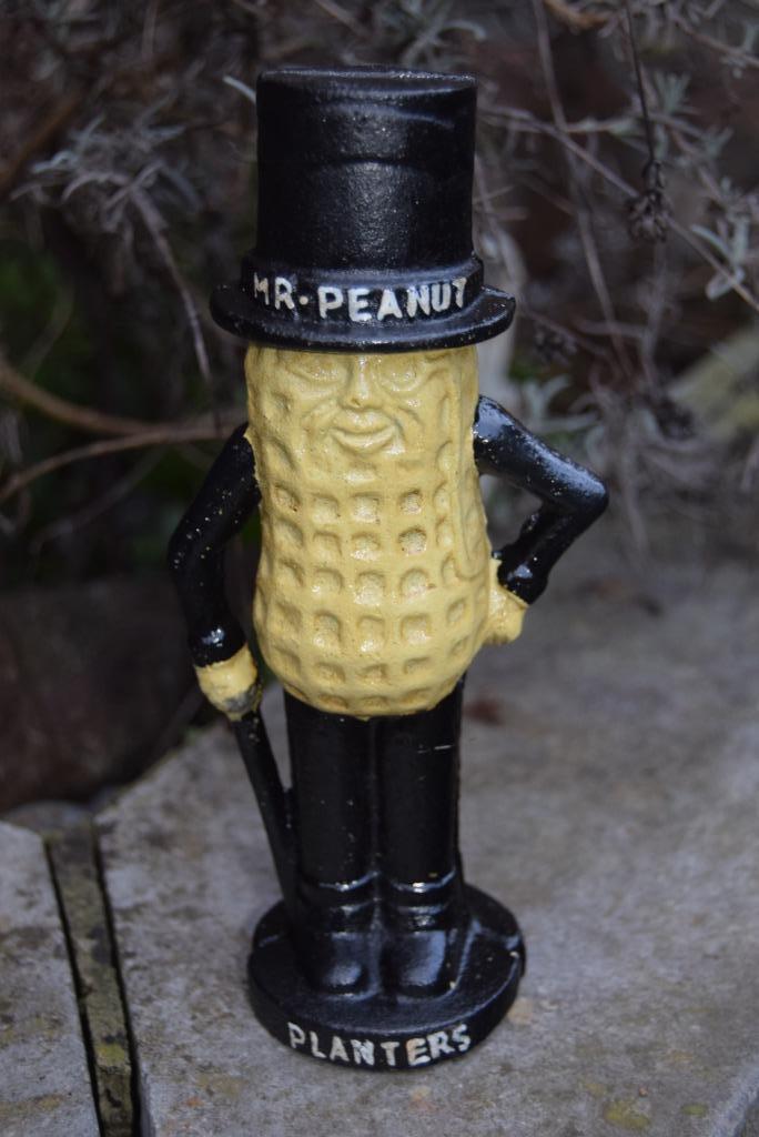 Tirelire en fonte patinée MR  PEANUT (porte bonheur), Enlèvement ou Envoi, Neuf, Autres matériaux, Autres thèmes