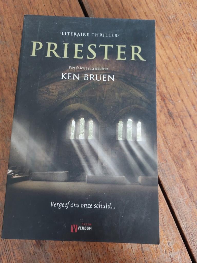 K. Bruen - Priester, Enlèvement ou Envoi, Comme neuf, K. Bruen
