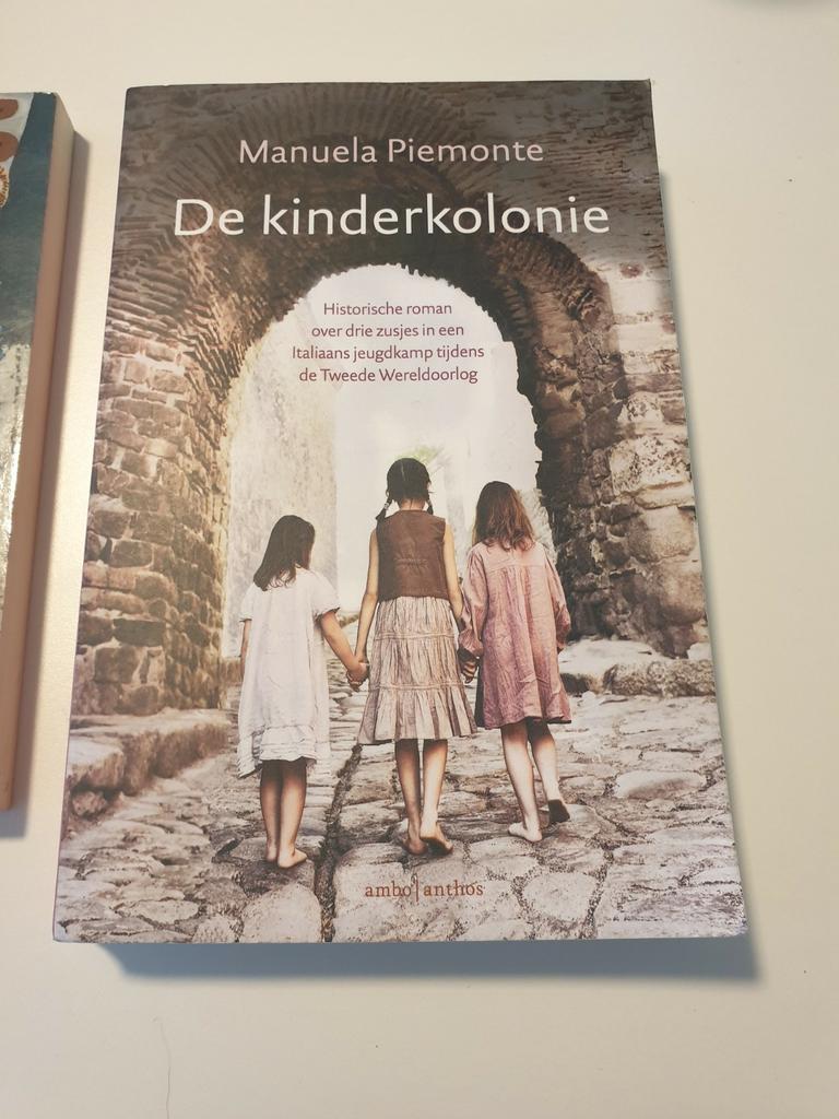 Manuela Piemonte - De kinderkolonie Historische roman 2021, Ophalen of Verzenden, Zo goed als nieuw, Manuela Piemonte
