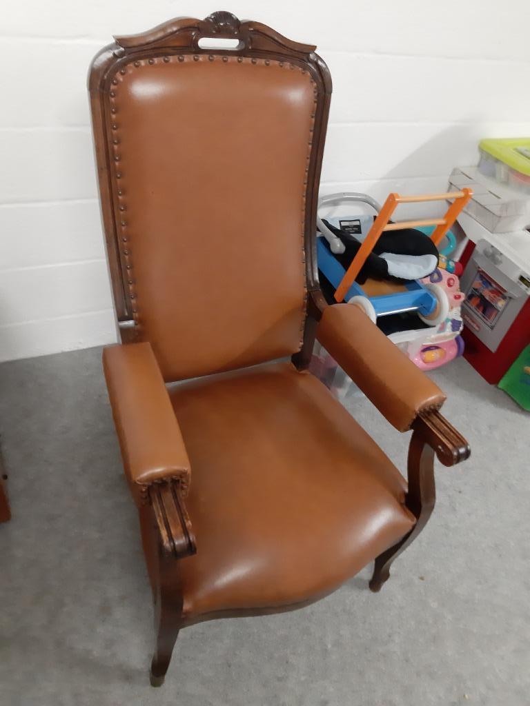 Fauteuil de salon ancien, Enlèvement
