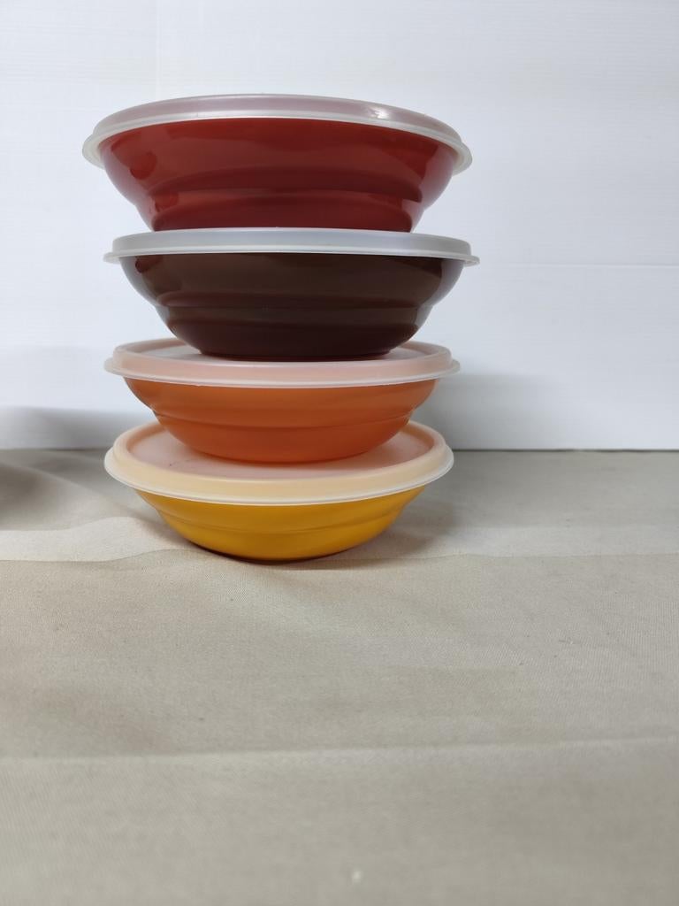 Tupperware kommen met deksel. 4 stuks., Ophalen