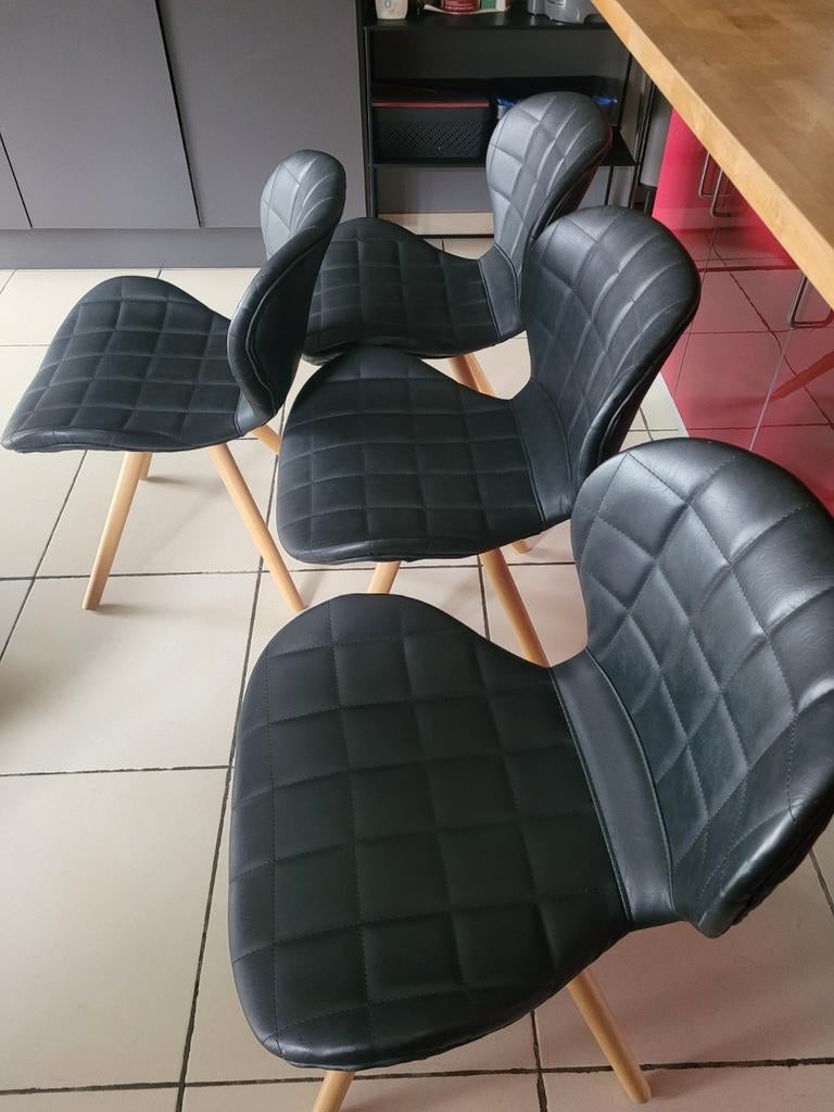 Retrostijl: kunstleer, nauwelijks gebruikt met houten poten, Ophalen, Zo goed als nieuw