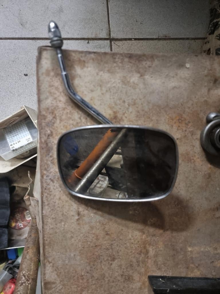 Reteovisoeur gauche Harley, Enlèvement