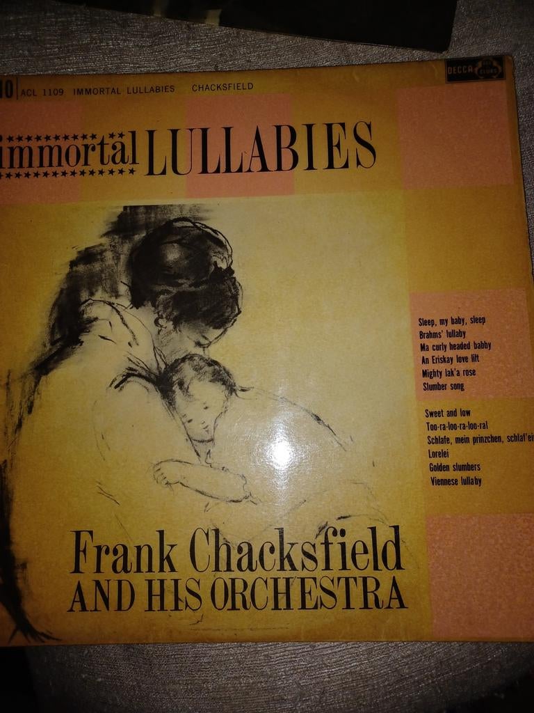 IMMORTAL LULLABIES SLAAPLIEDJES, Ophalen