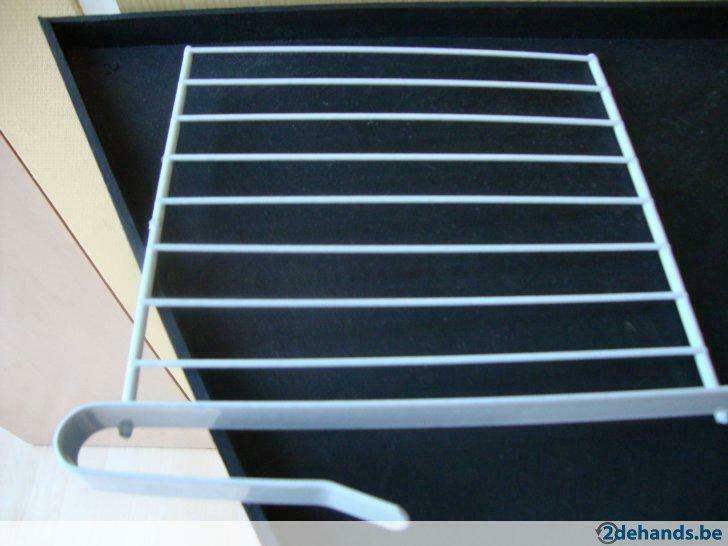 Wit tussenschot voor in linnenkast, Gebruikt, Kunststof