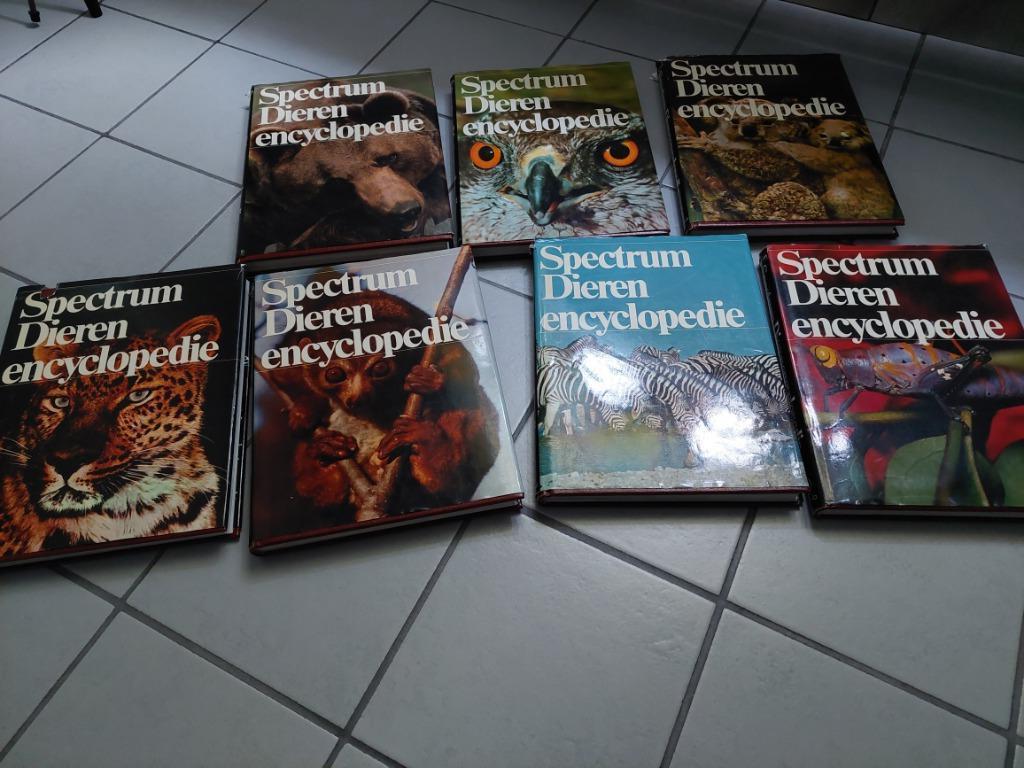 Serie dierenencyclopedie, Boeken, Gelezen, Complete serie, Ophalen of Verzenden, Spectrum