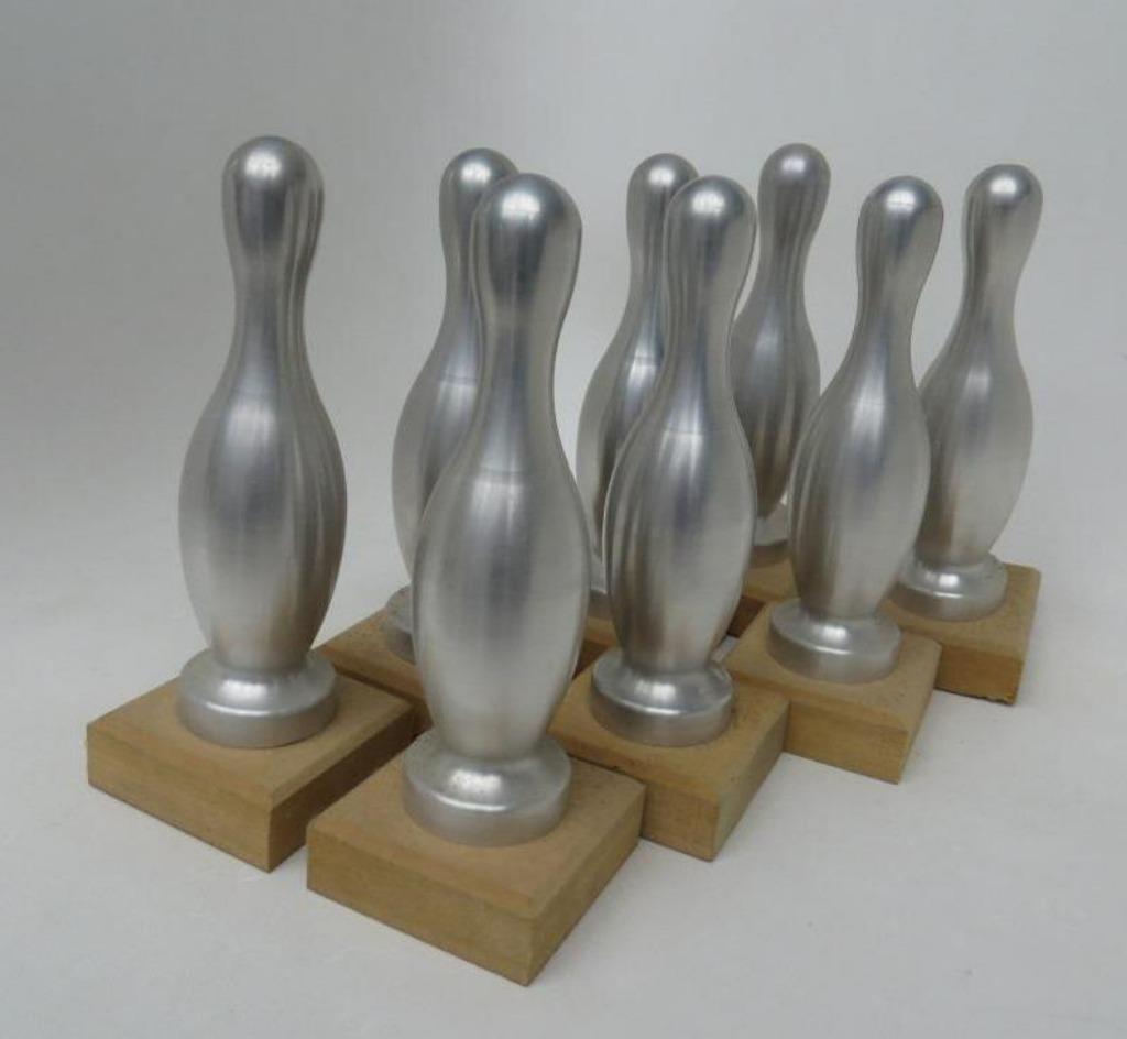 8 cônes sur socle en bois, Enlèvement ou Envoi, Neuf, Autres types