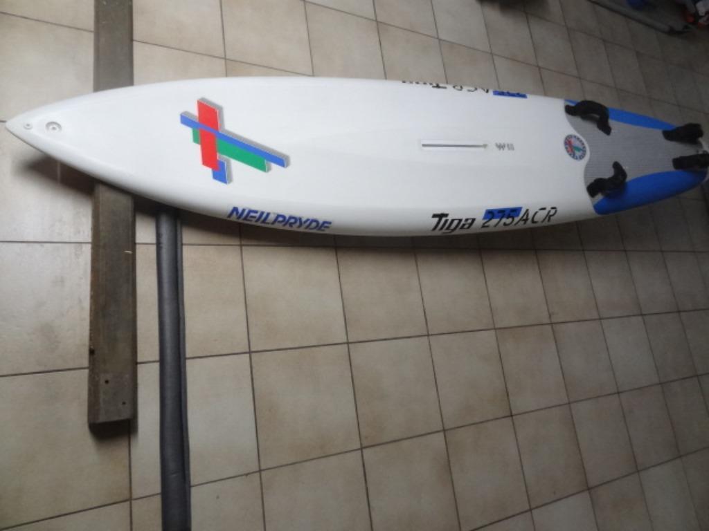 Windsurfplank Tiga 275, Watersport en Boten, Ophalen of Verzenden, Zo goed als nieuw, 250 tot 300 cm, Plank