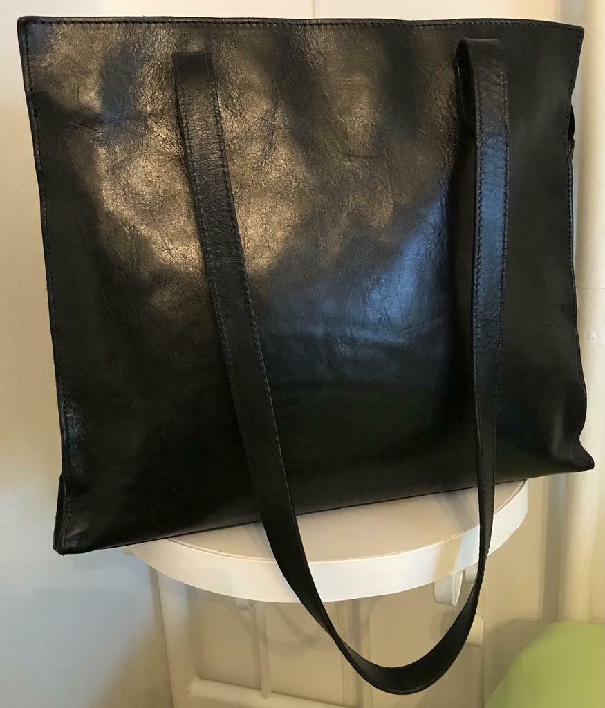 Schoudertas merk Katana Paris 33 x 29 cm, Zo goed als nieuw, Zwart, Schoudertasje