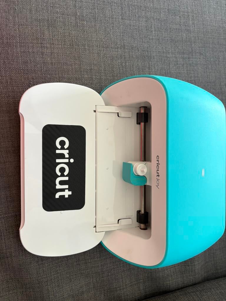 Cricut joy + tapis, Hobby & Loisirs créatifs, Bricolage, Enlèvement ou Envoi, Comme neuf