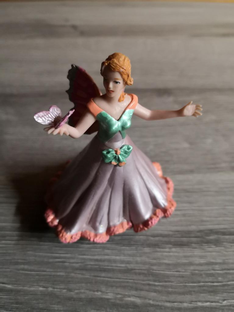 Papo figuur - roze elf met vlinder, Enlèvement