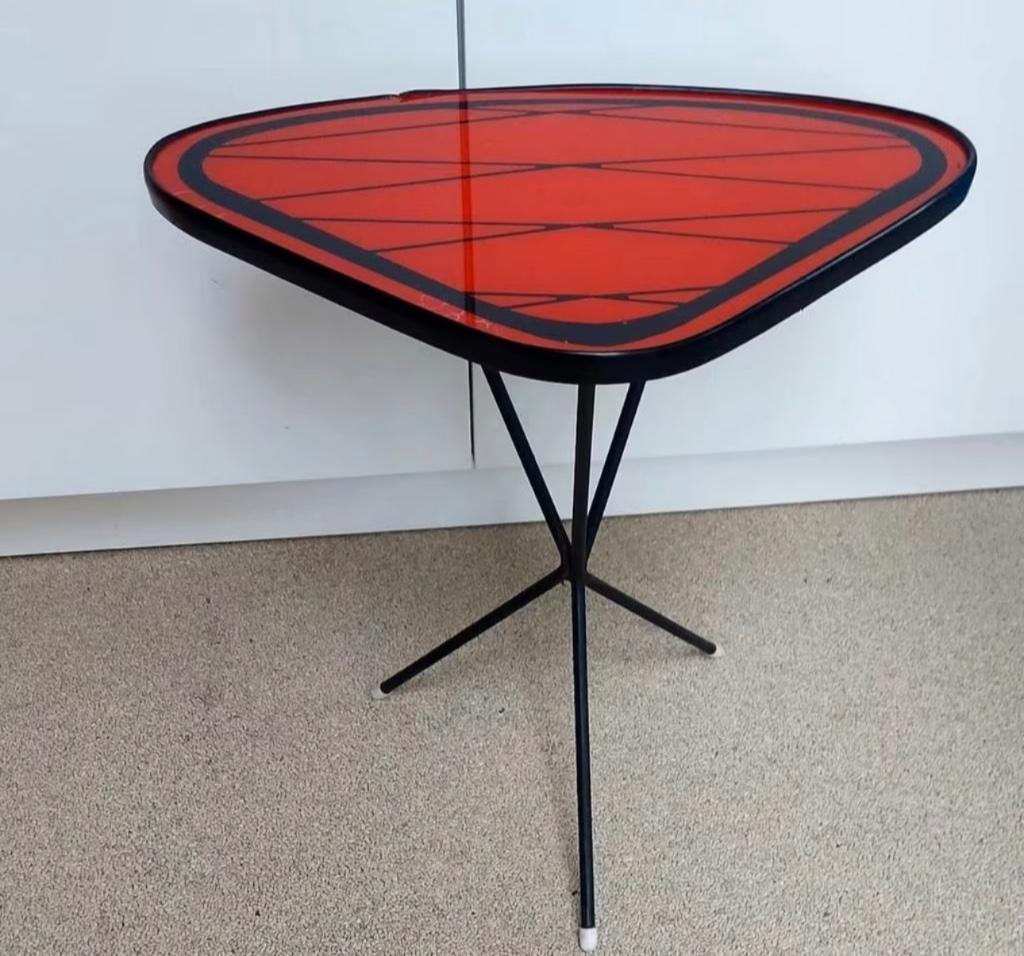 Table tripode des années 1950, Enlèvement ou Envoi