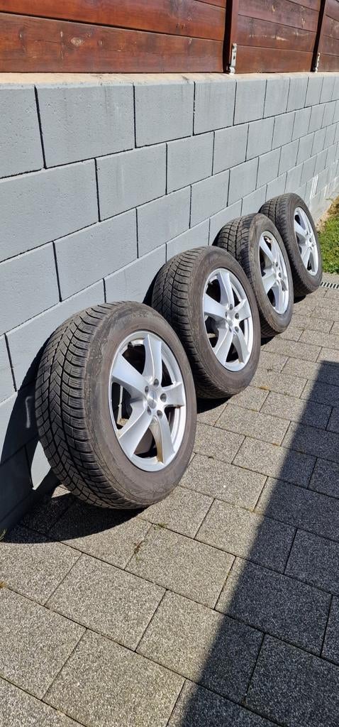 Jantes alu 17 pouces avec pneus neige vw tiguan, Autos : Pièces & Accessoires, Pneus & Jantes, Pneu(s)